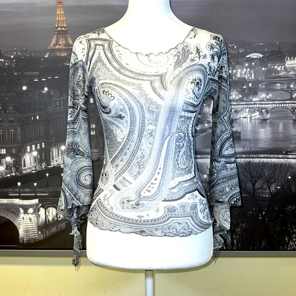 BEBE SHEARED TOP IN LIGHT GRAY